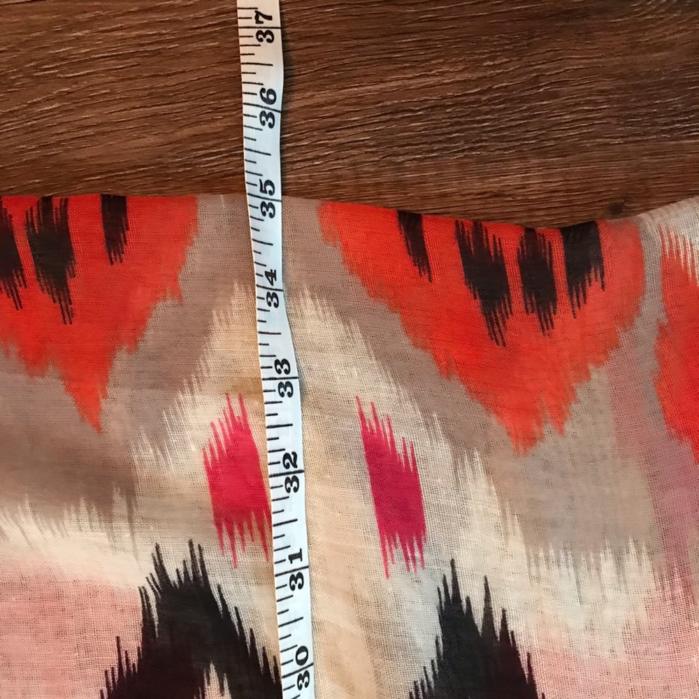 4/$20🌸Ikat Infinity Scarf - Picture 4 of 4